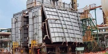 Explota horno en complejo de Pemex en Veracruz