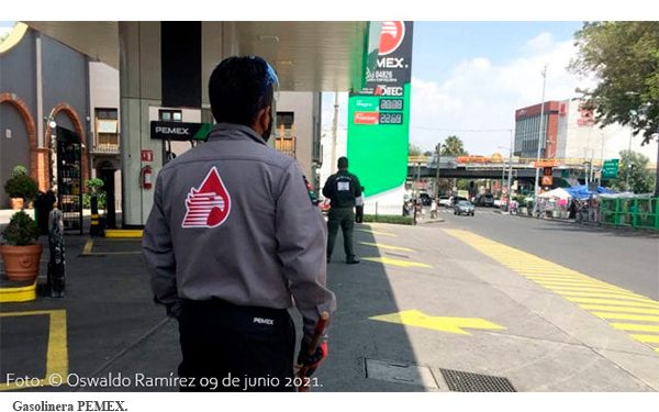 Prevén maratón de permisos de la CRE para gasolineras al cierre de 2022