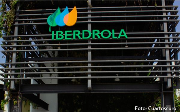 CRE aprueba que más socios se desconecten de plantas de Iberdrola