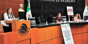 CRE se pone a mano con gasolineros, pero permisos para gaseros siguen trabados