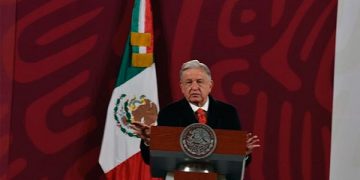 AMLO informa que acordó con EU financiar a CFE para construir plantas solares en Sonora