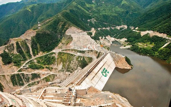 México busca concretar créditos con EU en la Cumbre de América del Norte para proyectos de energía limpia de la CFE