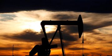 Los precios del petróleo suben por la caída de EE. UU., pesan los temores de China
