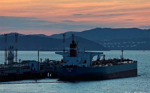 Petróleo se recupera desde mínimos de 2022 por esperanzas de demanda de China y retrasos en petroleros