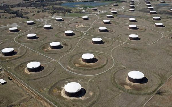 Los precios del petróleo suben a medida que el aumento de los inventarios de EE. UU. reduce el optimismo de la demanda
