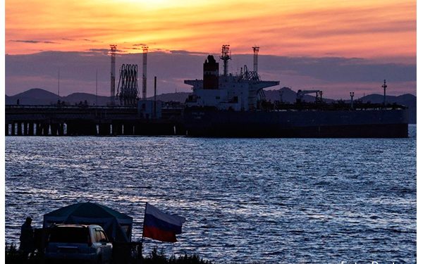 Los precios del petróleo caen casi un 5% por la preocupación por la economía mundial