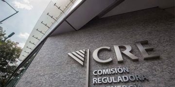 Salida de comisionados deja incompletas a CRE y CNH