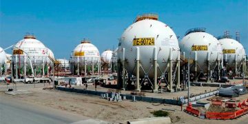 Producción de petróleo toca en el 2022 su menor nivel desde 1979