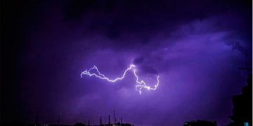 Tras el sueño de Tesla de generar electricidad a partir del aire