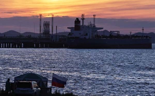 El petróleo se estabiliza tras la mayor caída de inicio de año en décadas