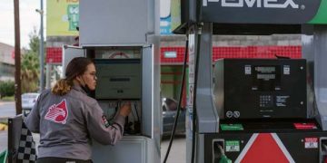 Pemex, ‘endeudado hasta el cuello’; debe pagar 17 mil mmd hasta 2024