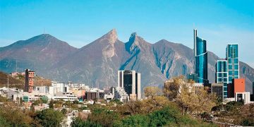 En el 2022, gobierno gastó 520,765 millones de pesos más de lo aprobado al sumar 7.6 billones de pesos