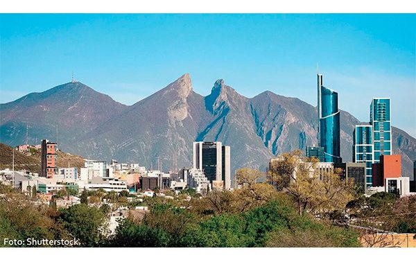 En el 2022, gobierno gastó 520,765 millones de pesos más de lo aprobado al sumar 7.6 billones de pesos