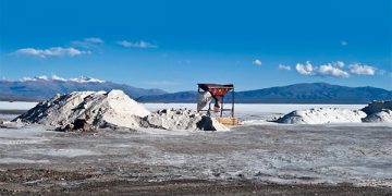 Ven permanencia de autos con hidrocarburos