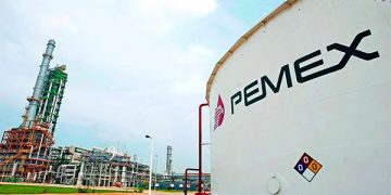 Gobierno no debe rescatar a Pemex, considera Banco Base