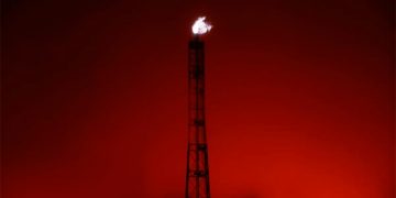 Pemex aumentó la quema de gas del campo Ixachi durante enero