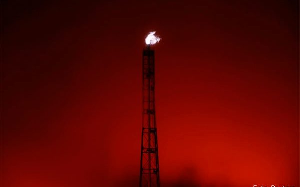 Pemex aumentó la quema de gas del campo Ixachi durante enero