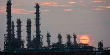 Ven permanencia de autos con hidrocarburos