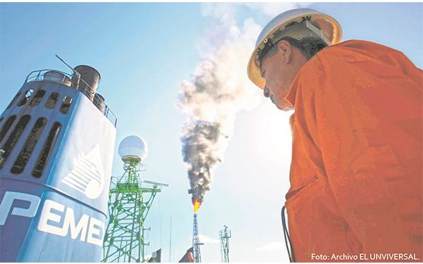 Ven permanencia de autos con hidrocarburos