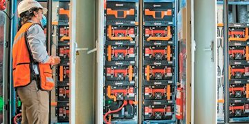 Baterías plantean alternativa para abaratar recibos de luz comerciales