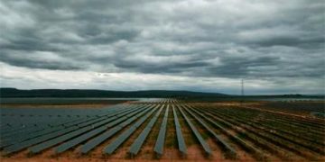 CRE bloquea la competencia