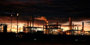 Empresarios exigen a la CRE dejar de frenar trámites del sector energético