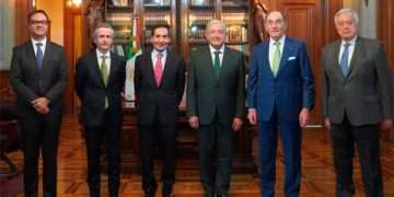 México compra 13 plantas de energía a Iberdrola; es una nueva nacionalización, dice AMLO