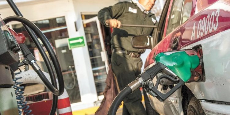 Inflación de energéticos desaceleró drásticamente en marzo en países OCDE