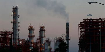 Presidente del regulador petrolero CNH en México favorece a familiar con altos cargos