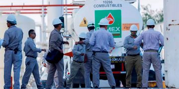 Pemex puede enfrentar sus obligaciones de deuda en 2023, afirma Hacienda