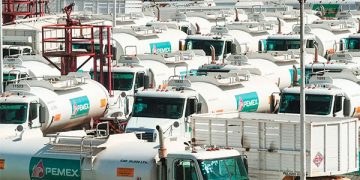 ‘¿Para cuándo los permisos?’; dejen de pensar en sus negocios, pide la CRE a gasolineros