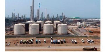 El petróleo cae un 4% y derrumba la estrategia de la OPEP