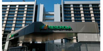 CRE acredita a 3 centrales de Iberdrola por generación de energía limpia
