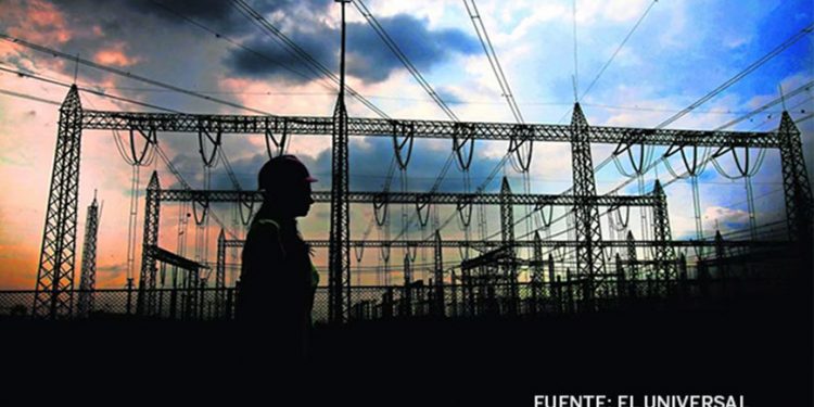 Precios del petróleo suben; oferta ajustada contrarresta expectativas de alza de tasas