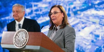 AMLO descarta crear nuevas plantas nucleares; México tiene energía limpia suficiente, dice Bartlett