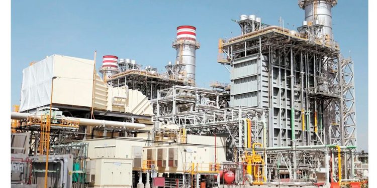 Gas natural de ciclos combinados se mantiene como energía fósil