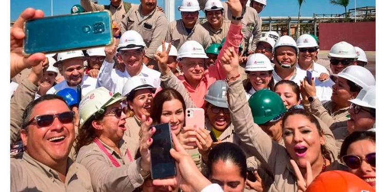 Pemex perdió 43% de su producción diaria por accidente en Cantarell