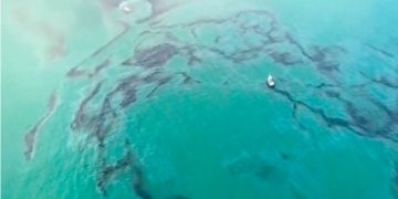 Nota Internacional: Una falla en terminal de Petroecuador produce derrame de crudo en el noroeste del país