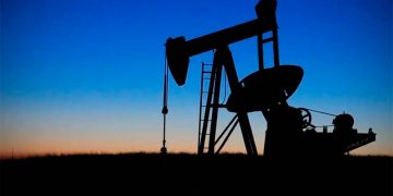 Se acumulan pendientes de permisos en la CRE para estaciones de servicio