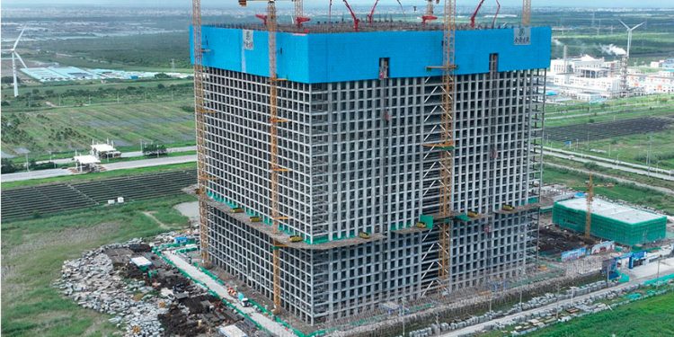 Internacional: No es un edificio, es una pila gigante: esta inmensa «batería de gravedad» pronto funcionará en China