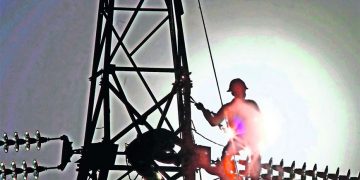 Sener logra detener por el momento amparos contra reforma eléctrica