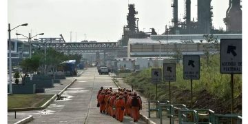 Chevron renuncia a contrato petrolero en la costa de Tabasco por no considerarlo viable