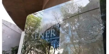 Sener logra detener por el momento amparos contra reforma eléctrica