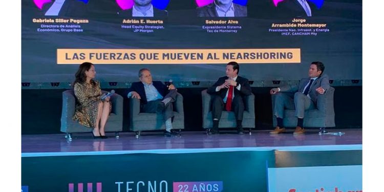 Exige inversión en líneas de transmisión y permiso a particulares para generar electricidad