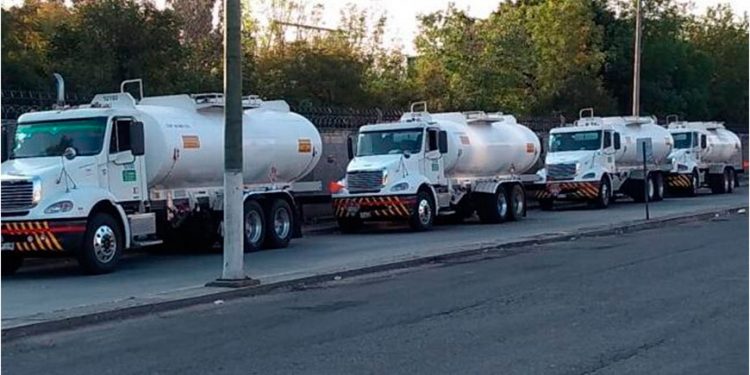 Lanza SE nuevo “decretazo” para combatir el huachicol fiscal