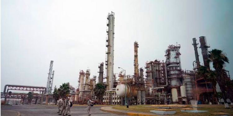 Medidas contra huachicoleo son benéficas, pero perfeccionables: gasolineros