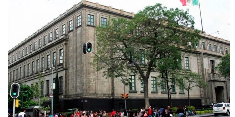 Rechaza la Corte impedir a dos ministros abordar la ley eléctrica