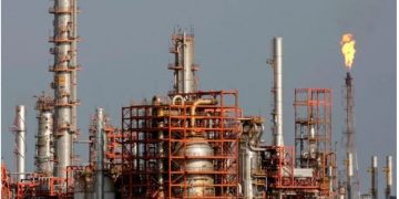 Ciudadanos y activistas exigen cierre de refinería de Pemex en Cadereyta