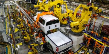 SAT buscará aumentar recaudación con mayor fiscalización al sector automotriz, hidrocarburos y logística