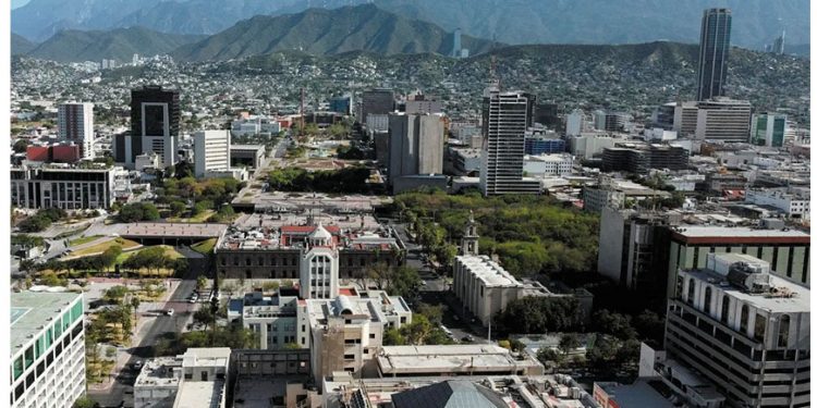 Nuevo León enfrenta retos por el impacto del nearshoring en la demanda eléctrica